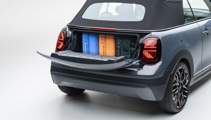 Nuova Mini Cooper Cabrio: caratteristiche, design, abitacolo, motori e allestimenti - Foto 31 di 64