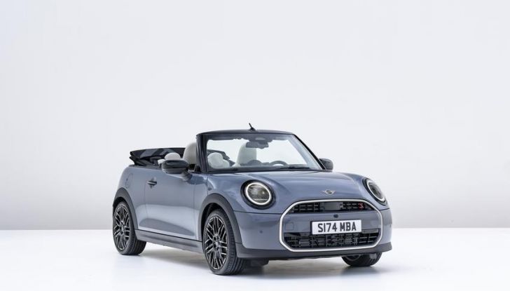 Nuova Mini Cooper Cabrio: caratteristiche, design, abitacolo, motori e allestimenti - Foto 8 di 64