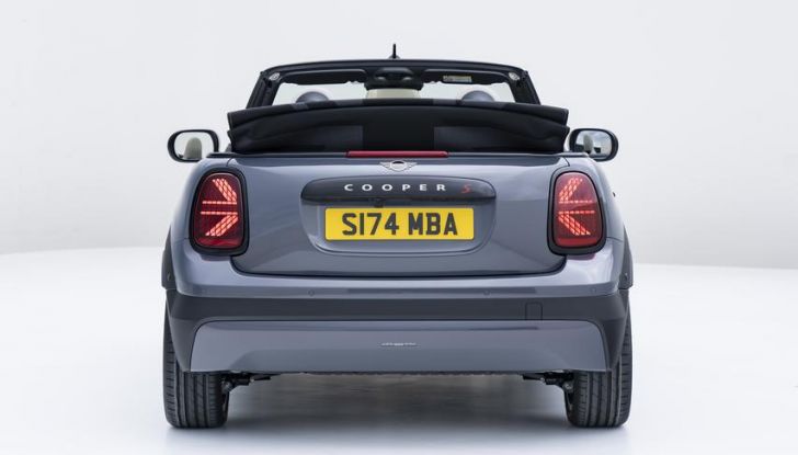 Nuova Mini Cooper Cabrio: caratteristiche, design, abitacolo, motori e allestimenti - Foto 16 di 64