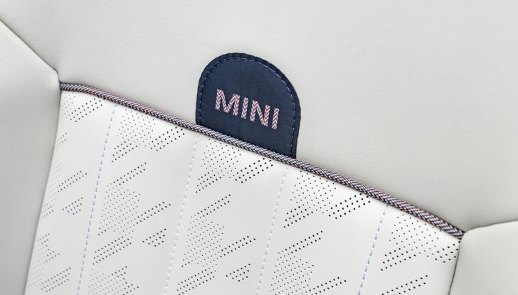 Nuova Mini Cooper Cabrio: caratteristiche, design, abitacolo, motori e allestimenti - Foto 60 di 64