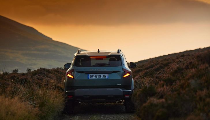 Dacia Duster: la nuova generazione eletta Auto Europa 2025 - Foto 8 di 9