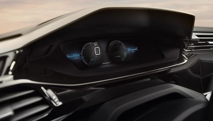 Peugeot E-408: caratteristiche, design, abitacolo, motore, autonomia e allestimenti - Foto 10 di 15