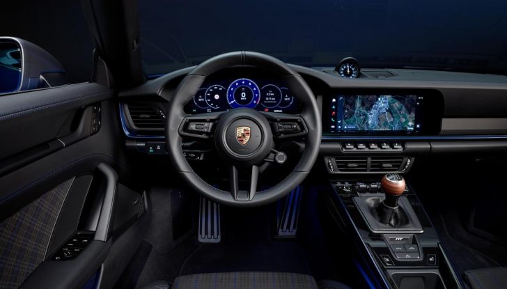 Porsche 911 Carrera T 2025: caratteristiche, design, abitacolo, versioni, motore, prestazioni e prezzi - Foto 15 di 31