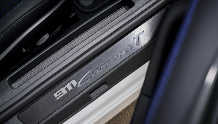 Porsche 911 Carrera T 2025: caratteristiche, design, abitacolo, versioni, motore, prestazioni e prezzi - Foto 9 di 31