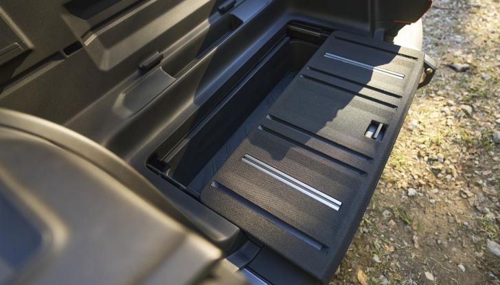 Scout Terra e Traveler: caratteristiche, design, abitacolo, motori, versioni e prezzi - Foto 32 di 79