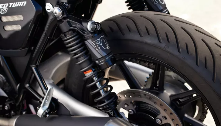 Triumph Speed Twin 900: le novità per il 2025 - Foto 10 di 11