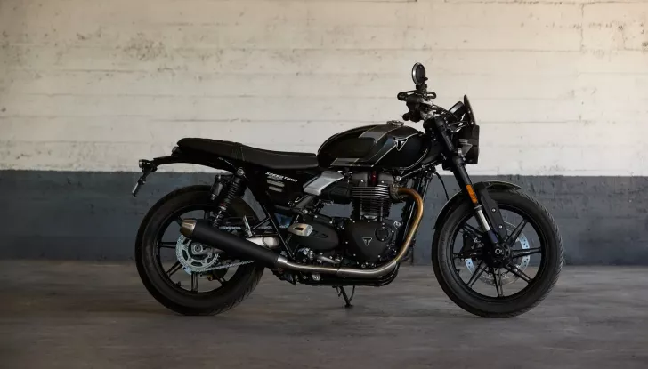 Triumph Speed Twin 900: le novità per il 2025 - Foto 4 di 11