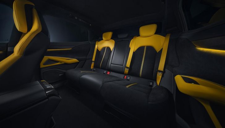 Xiaomi SU7 Ultra: caratteristiche, design, abitacolo, motori, prestazioni e prezzo - Foto 8 di 24