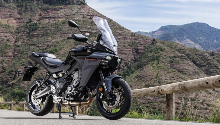 Yamaha Tracer 9 Y-AMT 2025: disponibile dai concessionari la nuova crossover giapponese - Foto 10 di 14