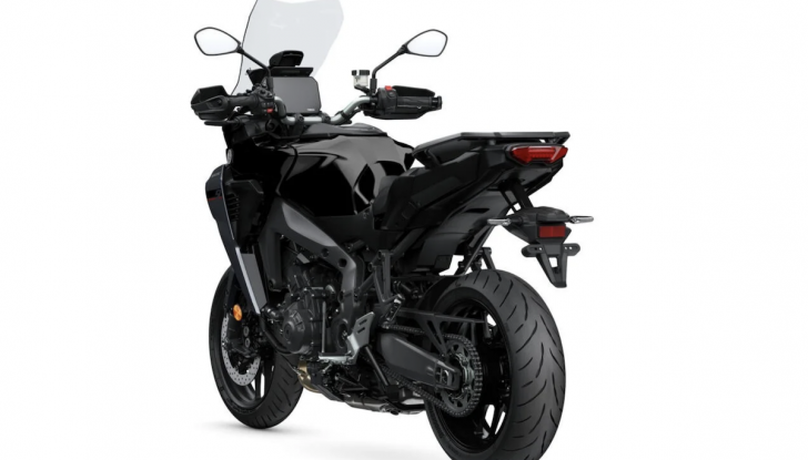 Yamaha Tracer 9 Y-AMT 2025: disponibile dai concessionari la nuova crossover giapponese - Foto 3 di 14