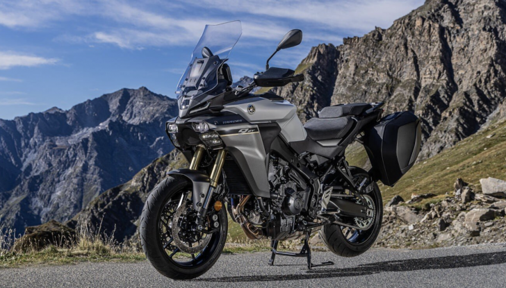 Yamaha Tracer 9 Y-AMT 2025: disponibile dai concessionari la nuova crossover giapponese - Foto 4 di 14