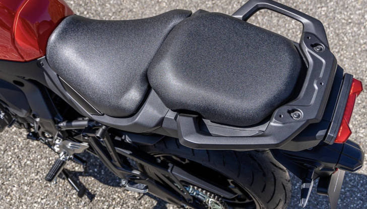Yamaha Tracer 9 Y-AMT 2025: disponibile dai concessionari la nuova crossover giapponese - Foto 7 di 14
