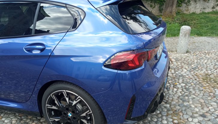 Nuova BMW Serie 1 2025 prova su strada, motori, consumi e prezzi - Foto 16 di 25