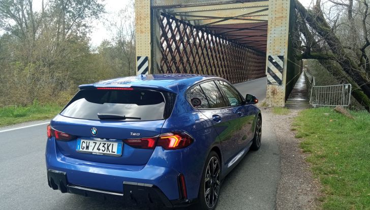 Nuova BMW Serie 1 2025 prova su strada, motori, consumi e prezzi - Foto 10 di 25