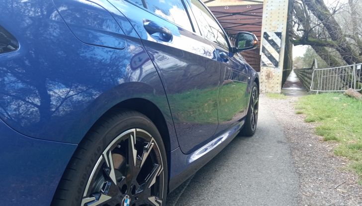 Nuova BMW Serie 1 2025 prova su strada, motori, consumi e prezzi - Foto 11 di 25