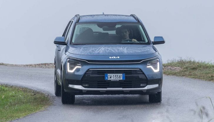 Kia Niro Tri-Fuel 2024: caratteristiche, design e consumi del crossover ibrido a GPL - Foto 3 di 9
