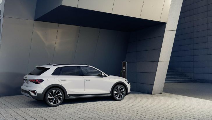 Audi A3 Allstreet TFSI e: debutta la nuova motorizzazione ibrida plug-in - Foto 6 di 10