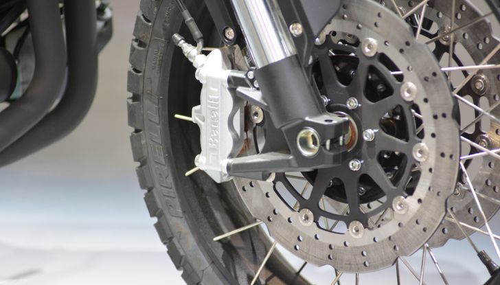 Benelli Leoncino Bobber 400: nuova power cruiser per il 2025 - Foto 21 di 65