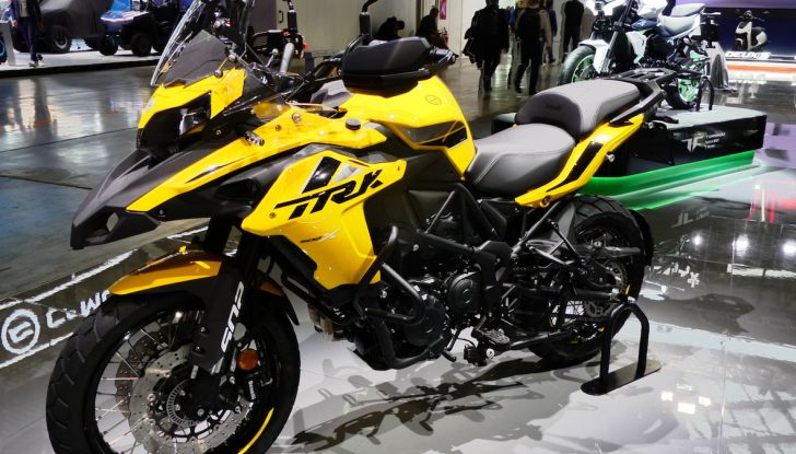 Benelli Leoncino Bobber 400: nuova power cruiser per il 2025 - Foto 41 di 65