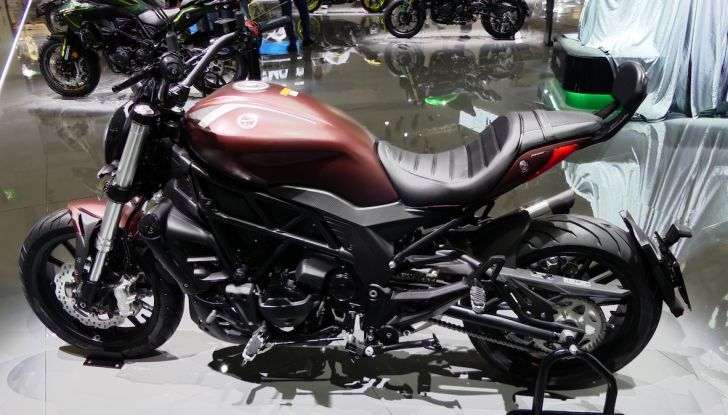 Benelli Leoncino Bobber 400: nuova power cruiser per il 2025 - Foto 47 di 65