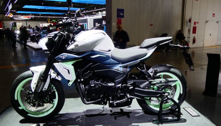 Benelli Leoncino Bobber 400: nuova power cruiser per il 2025 - Foto 54 di 65