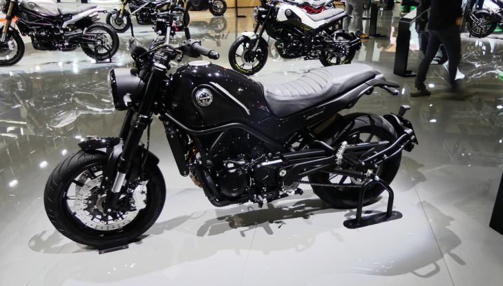 Benelli Leoncino Bobber 400: nuova power cruiser per il 2025 - Foto 58 di 65