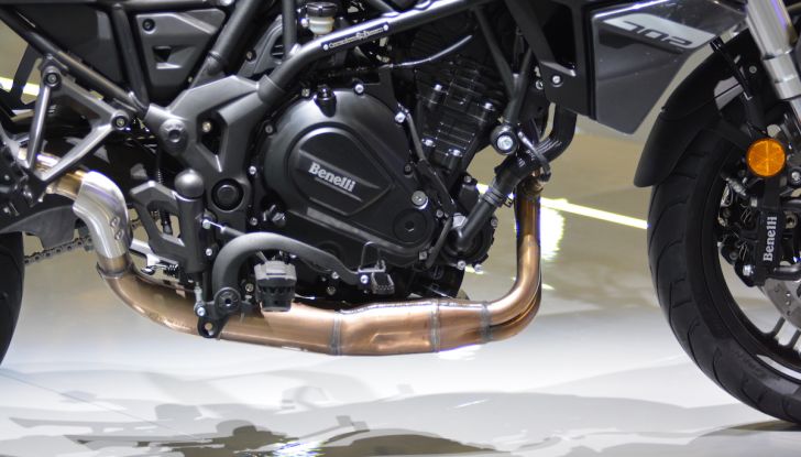 Benelli Leoncino Bobber 400: nuova power cruiser per il 2025 - Foto 7 di 65