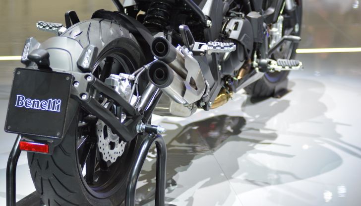 Benelli Leoncino Bobber 400: nuova power cruiser per il 2025 - Foto 8 di 65