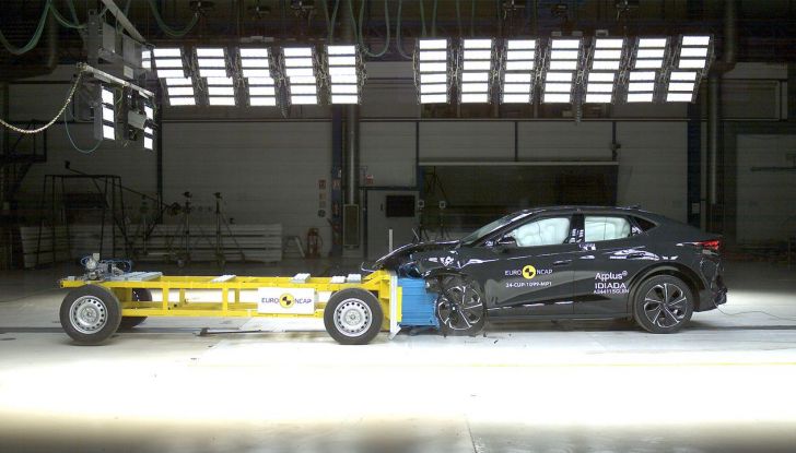 Cupra Tavascan conquista le cinque stelle nei test Euro NCAP - Foto 3 di 12