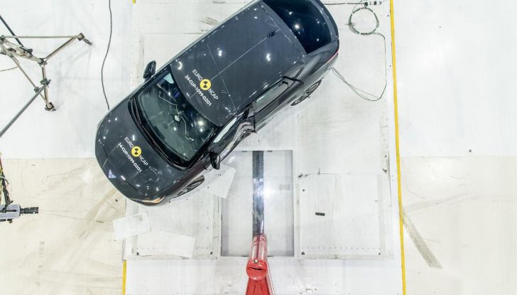 Cupra Tavascan conquista le cinque stelle nei test Euro NCAP - Foto 9 di 12