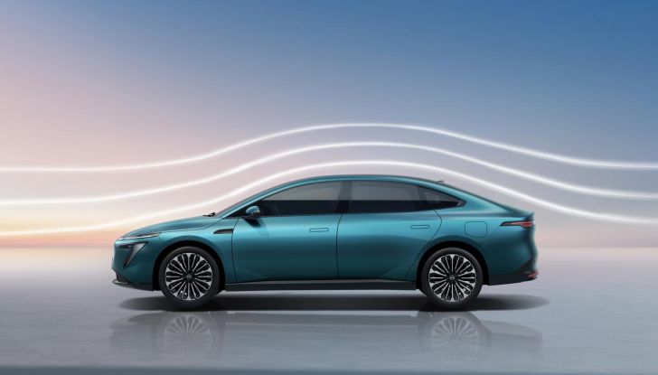 Dongfeng Nissan N7: debutta la nuova berlina elettrica cinese - Foto 3 di 7