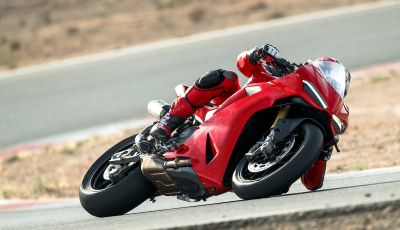 Ducati presenta a EICMA 2024 le nuove Panigale V2 e Streetfighter V2