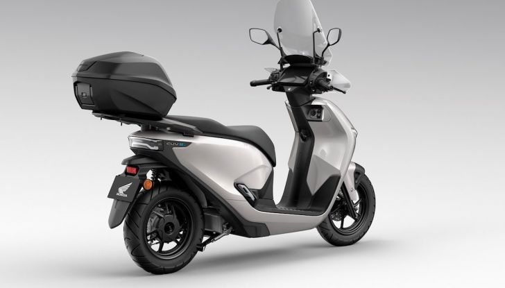 EICMA 2024: Honda presenta il CUV e - Foto 2 di 14