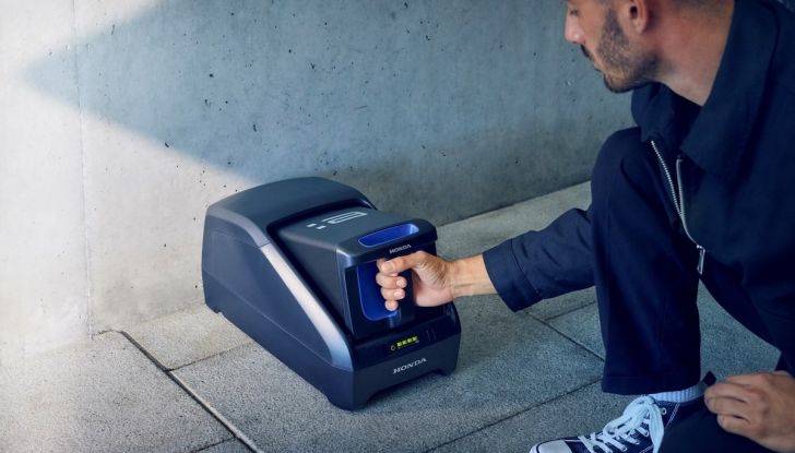 EICMA 2024: Honda presenta il CUV e - Foto 3 di 14