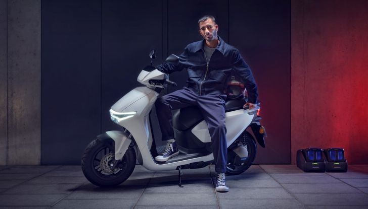 EICMA 2024: Honda presenta il CUV e - Foto 4 di 14