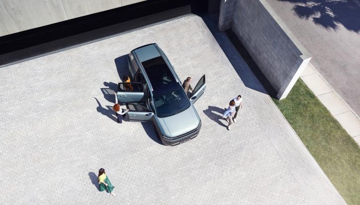 Hyundai Ioniq 9: caratteristiche, design, abitacolo, versioni, motori, prestazioni e autonomia - Foto 5 di 124