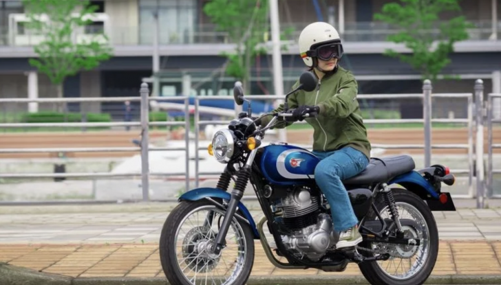 Kawasaki W230 debutta sul mercato con un prezzo competitivo - Foto 3 di 10