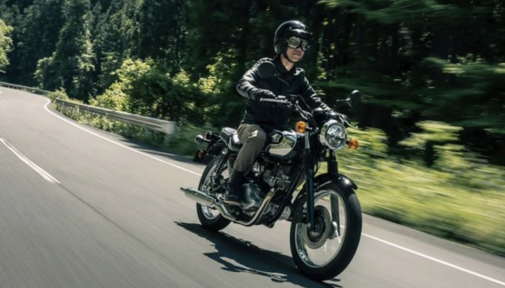 Kawasaki W230 debutta sul mercato con un prezzo competitivo - Foto 4 di 10