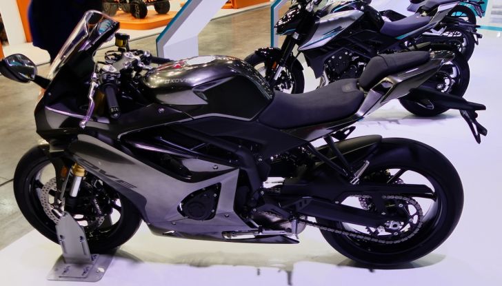 Kove 350RR: la nuova piccola sportiva cinese - Foto 19 di 36