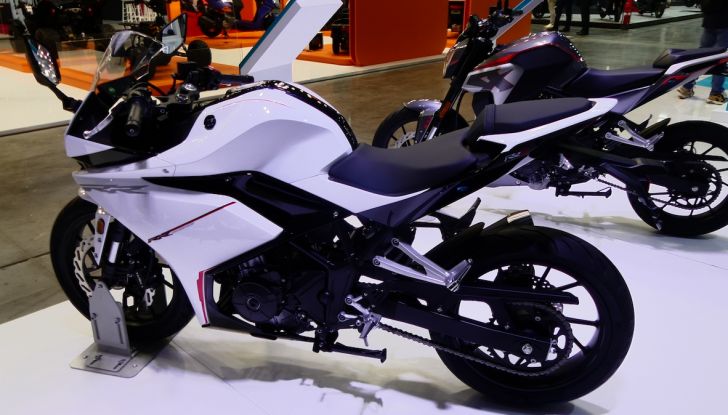 Kove 350RR: la nuova piccola sportiva cinese - Foto 21 di 36