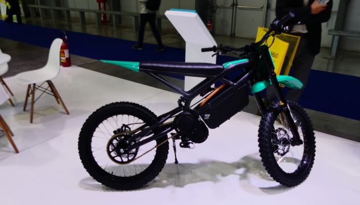Kove 350RR: la nuova piccola sportiva cinese - Foto 32 di 36