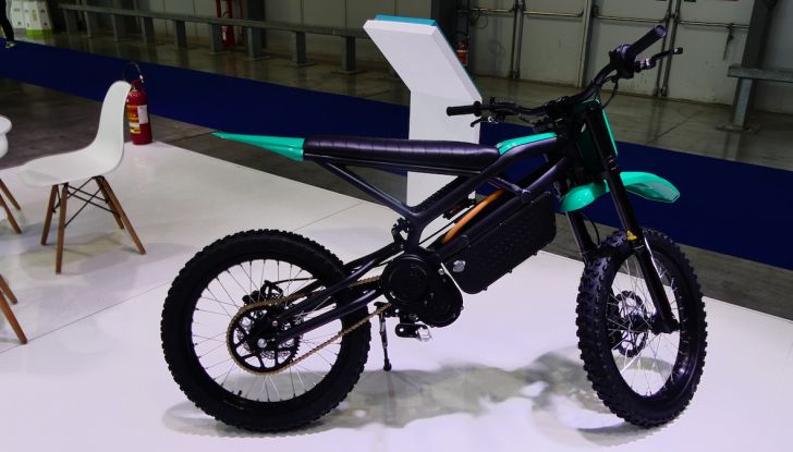 Kove 350RR: la nuova piccola sportiva cinese - Foto 33 di 36