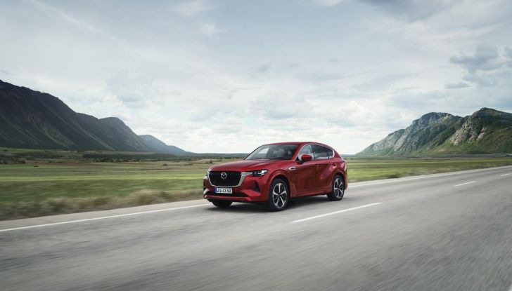 Mazda CX-60 2025: il SUV si evolve con nuovi interni, allestimenti e assetto - Foto 4 di 7