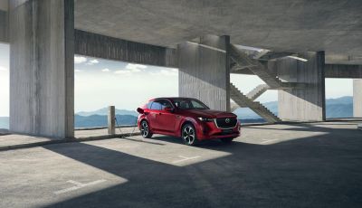 Mazda CX-60 2025: il SUV ibrido si aggiorna