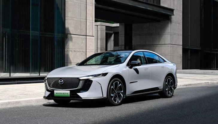 Mazda EZ-6: caratteristiche, design, abitacolo, versioni, motori, autonomia e prezzi - Foto 25 di 25