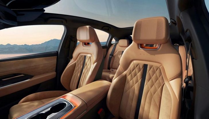 Mazda EZ-6: caratteristiche, design, abitacolo, versioni, motori, autonomia e prezzi - Foto 20 di 25