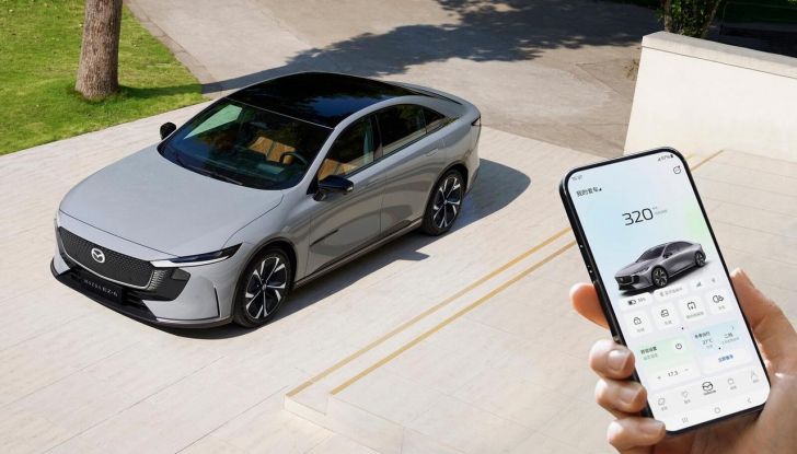 Mazda EZ-6: caratteristiche, design, abitacolo, versioni, motori, autonomia e prezzi - Foto 6 di 25