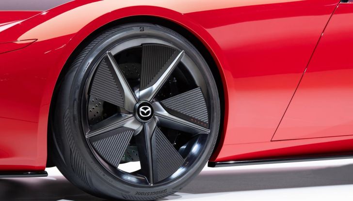 Mazda Iconic SP: confermato l’arrivo della versione di produzione - Foto 2 di 27