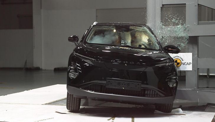 Omoda 5 EV conquista cinque stelle nei test di sicurezza Euro NCAP e ANCAP - Foto 13 di 21