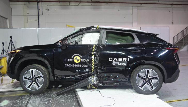 Omoda 5 EV conquista cinque stelle nei test di sicurezza Euro NCAP e ANCAP - Foto 15 di 21